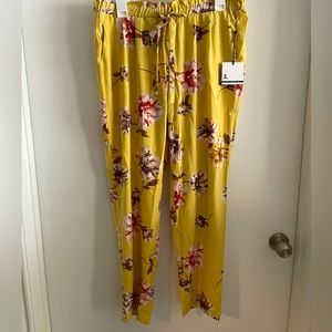 Women’s Yellow print jogger style pants size M